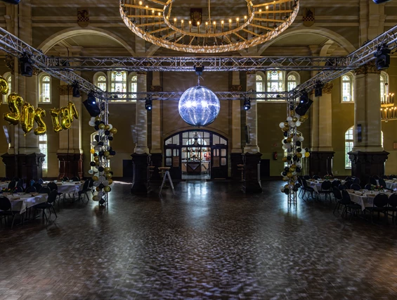 Hochzeit: Tanzfläche - Historische Schützenhalle & Restaurant Castello