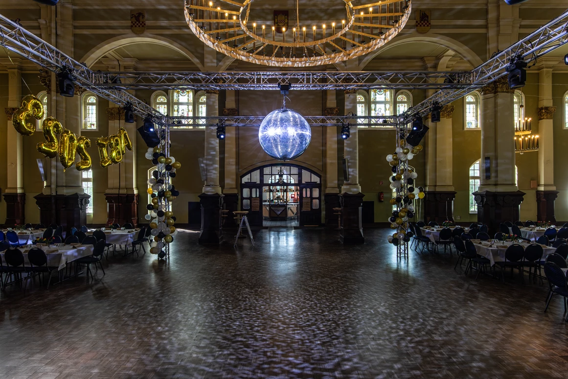 Hochzeit: Tanzfläche - Historische Schützenhalle & Restaurant Castello