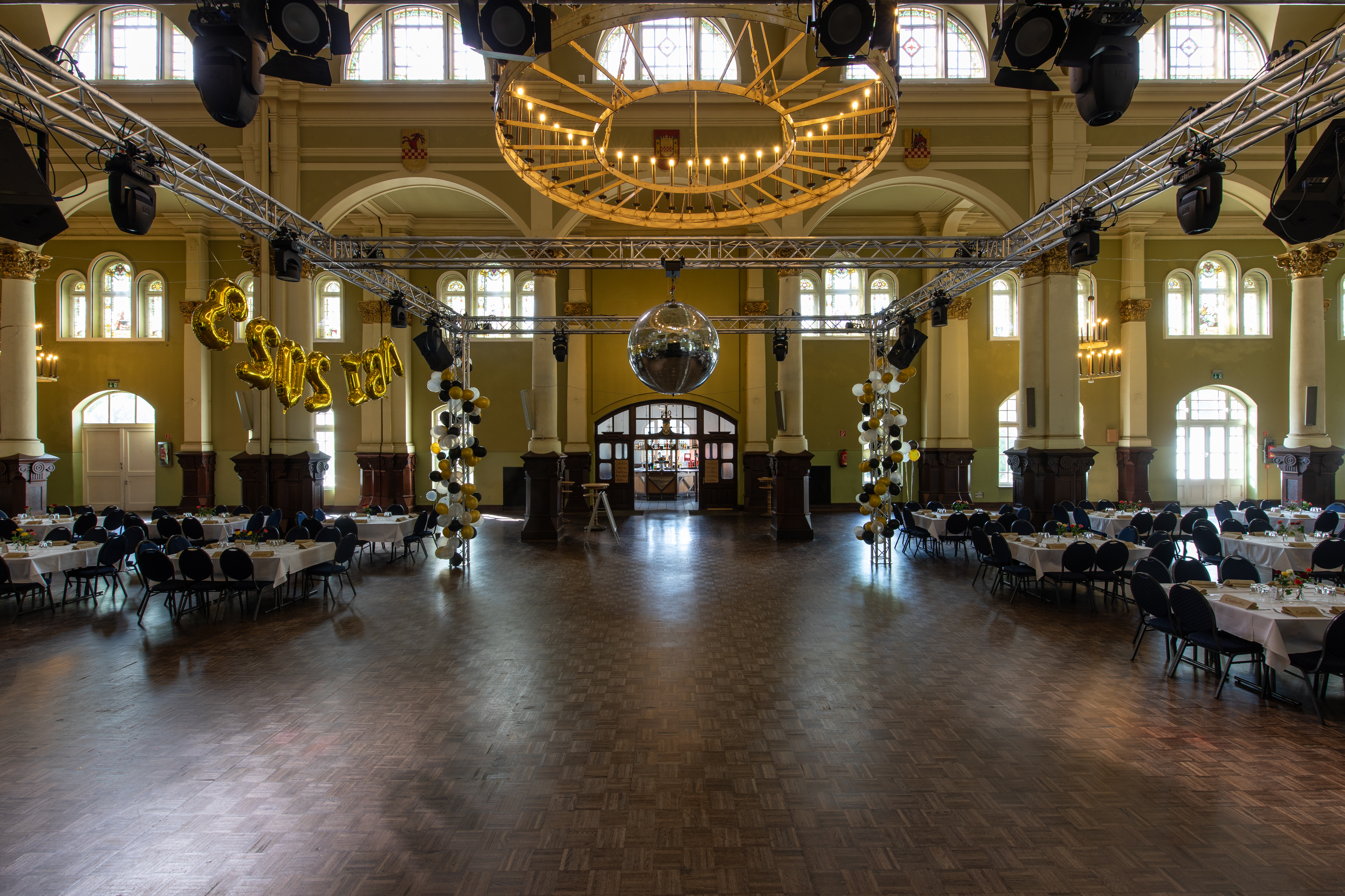 Hochzeit: Tanzfläche - Historische Schützenhalle & Restaurant Castello