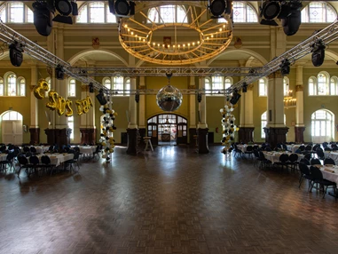 Hochzeit: Tanzfläche - Historische Schützenhalle & Restaurant Castello