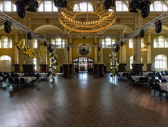 Hochzeit: Tanzfläche - Historische Schützenhalle & Restaurant Castello