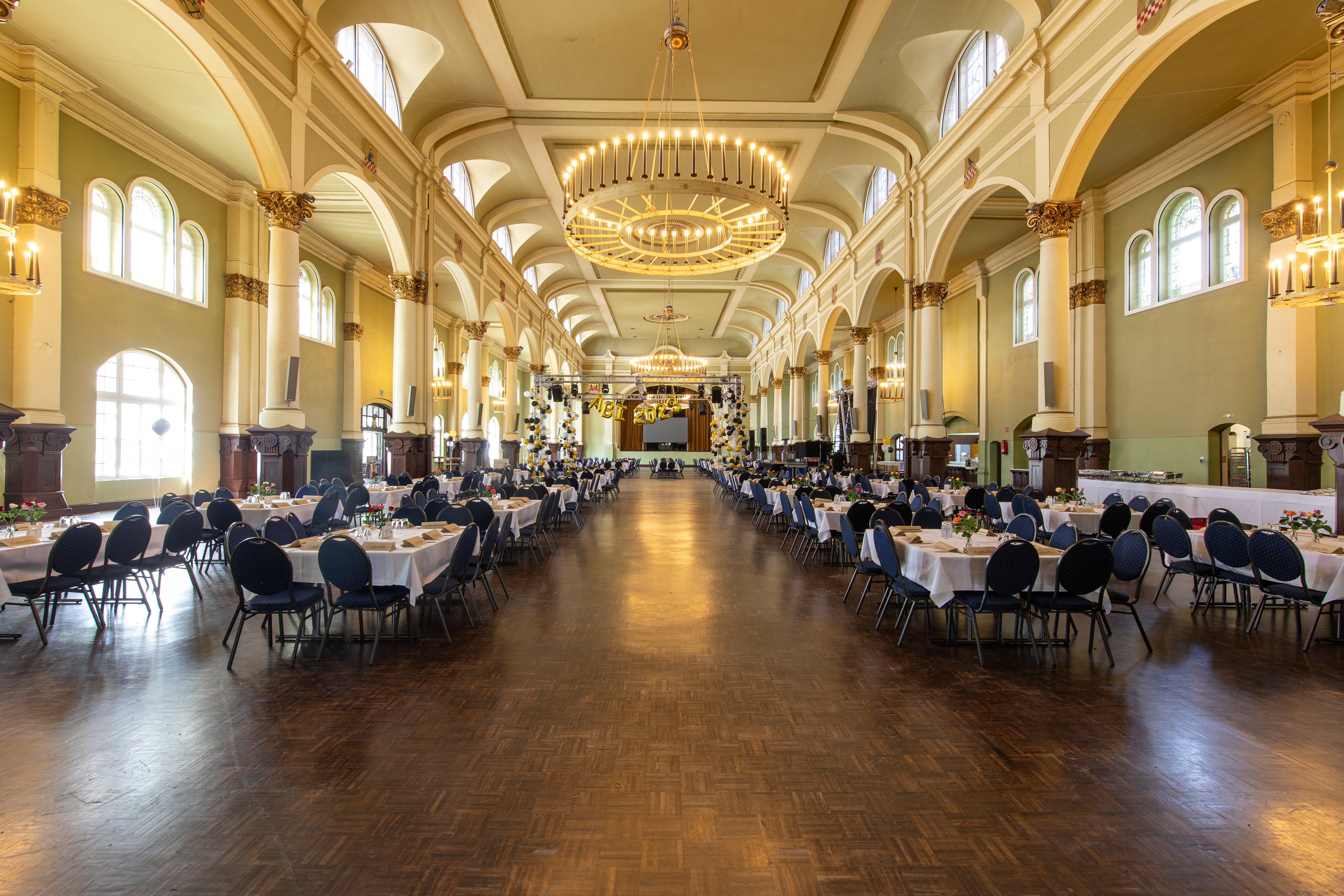 Hochzeit: Innenansicht bei einem Abiball - Historische Schützenhalle & Restaurant Castello