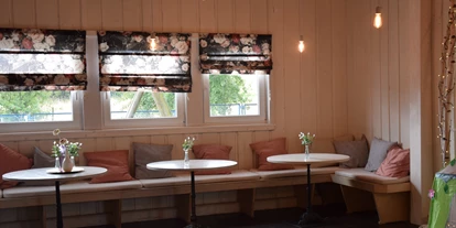 Hochzeit - Bad Herrenalb - Bestuhlungsmöglichkeit für die Loungeecke - EvenTraum Lola