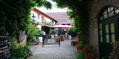 Matrimonio - Flonheim - Eingang ins Weingut - Altes Weingut Moebus