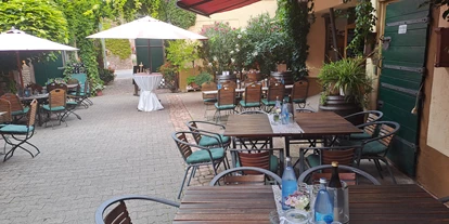 Matrimonio - Flonheim - Innenhof
 - Altes Weingut Moebus
