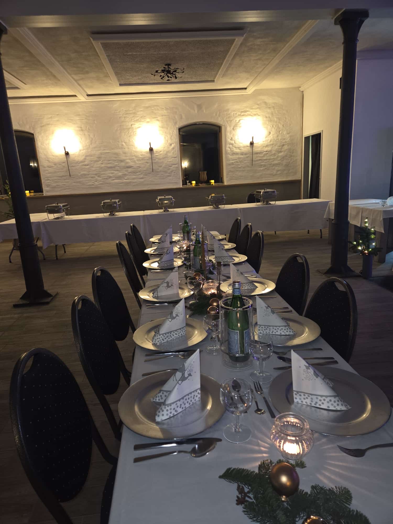 Hochzeitslocation: Lichtstimmung im Festsaal - Eventlocation Burg Blankenau