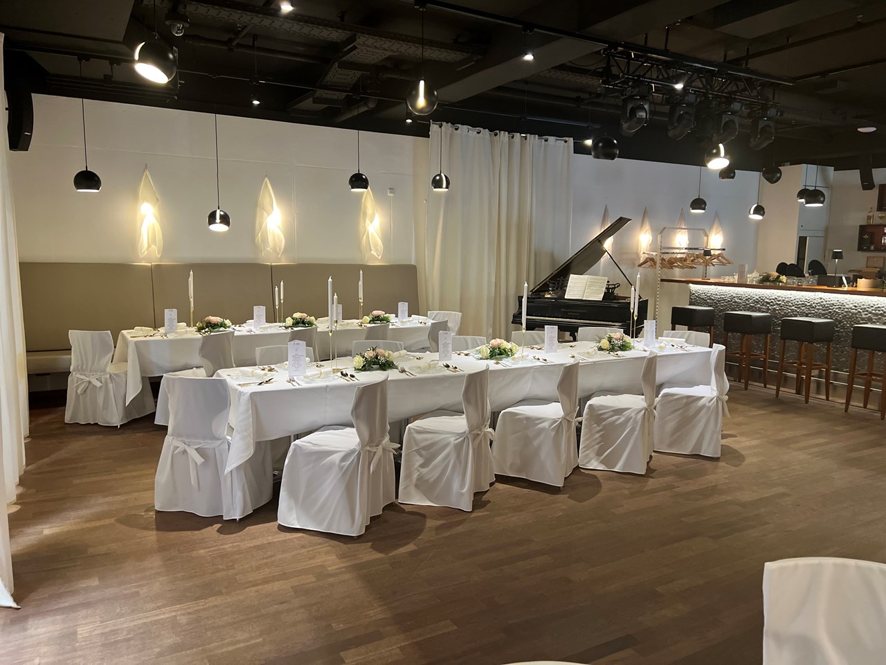 GUM Eventhalle Burghausen Informazioni sulle sale da ballo caffè