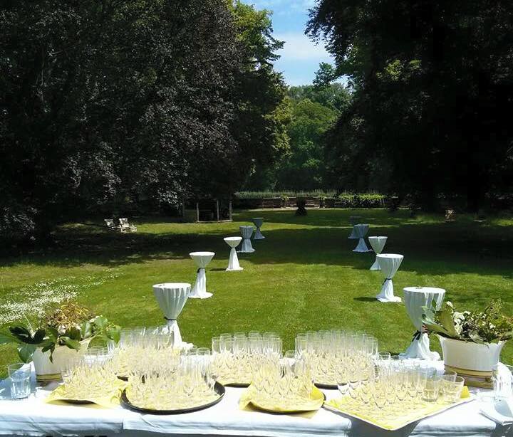 Hochzeitslocation: Sektempfang Lustgarten - Schloss Dennenlohe