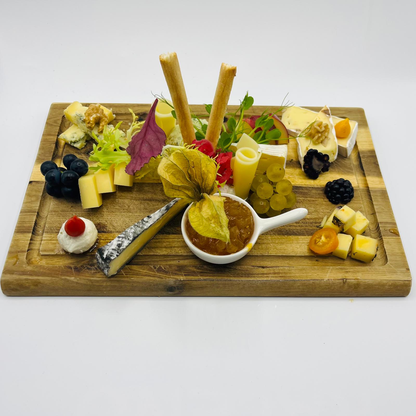 Hochzeitslocation: Käseplatte zum Wein dazu - Die Buschenschank