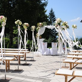 Hochzeit: Trauung auf der Terrasse
 - Ansitz Wartenfels