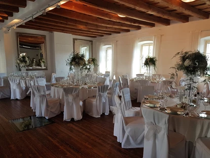 Matrimonio - Großwilfersdorf - Die Wiederentdeckung einer versteckten historischen Balkendecke und die umfassende Renovierung lies das KASTELL als Baujuwel des Burgenlandes wiedererstehen. - Kastell Stegersbach