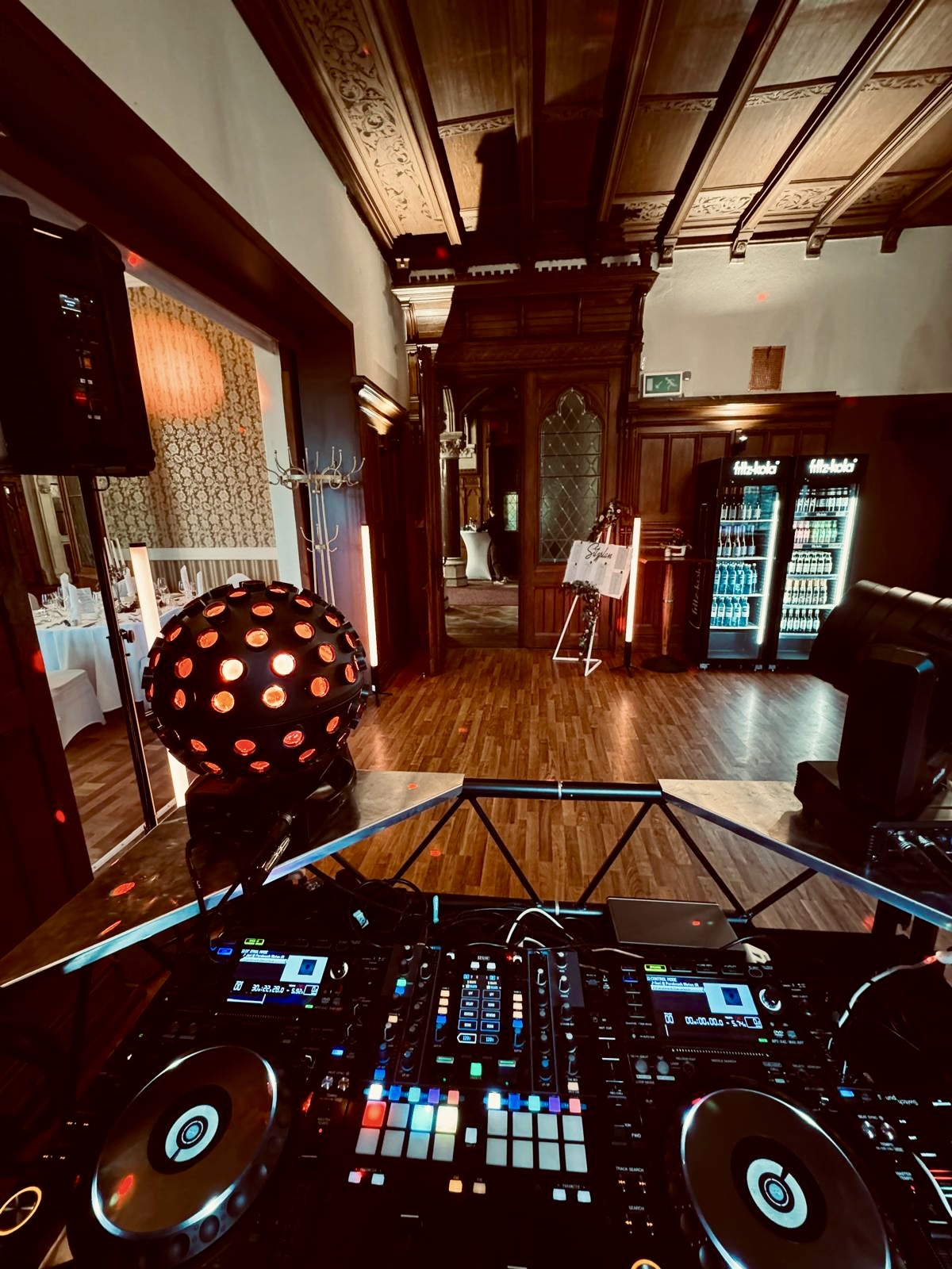 Hochzeitslocation: Tanzfläche im Festsaal - Schloss Rothestein 