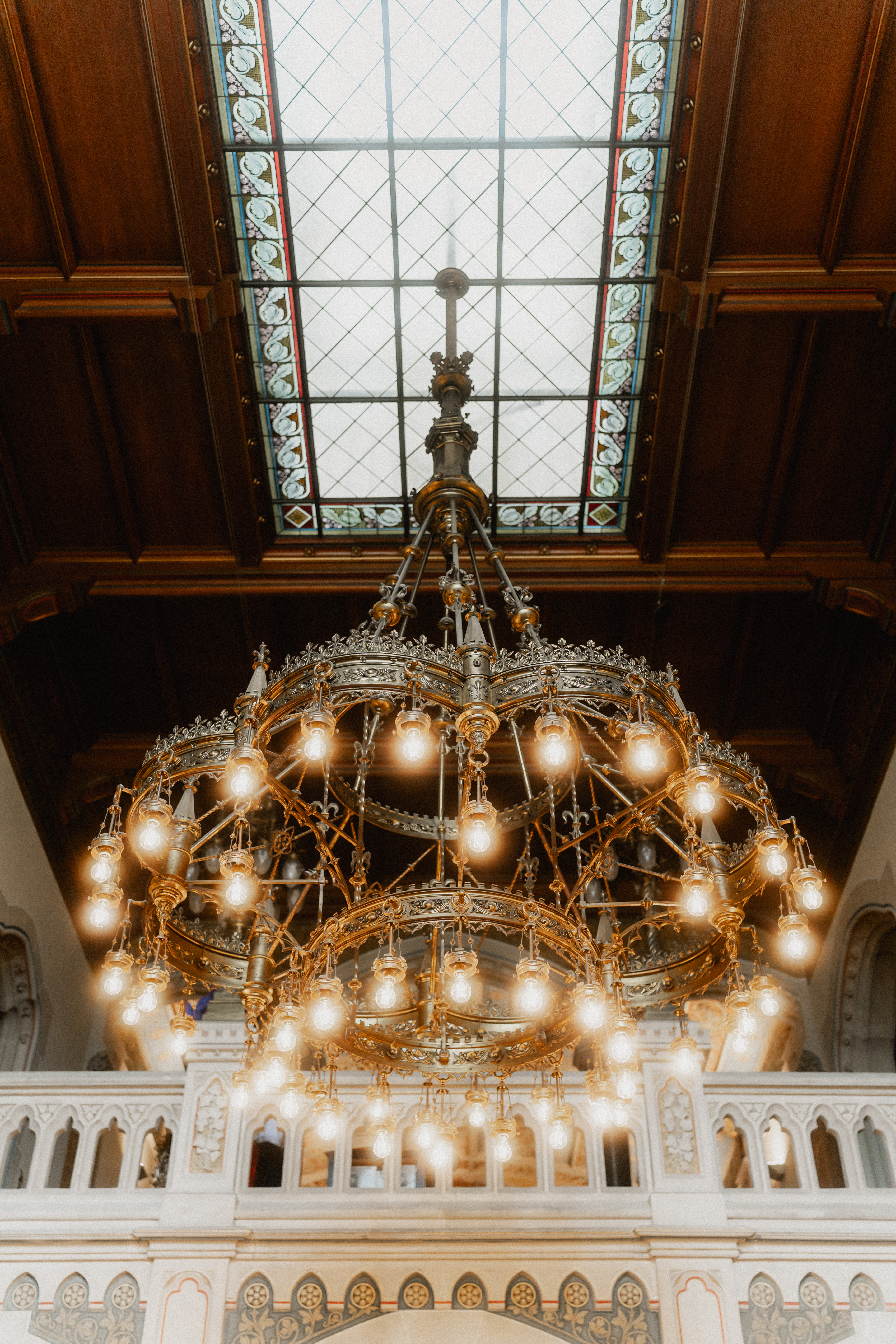 Hochzeitslocation: Kronleuchter in der Eingangshalle  - Schloss Rothestein 