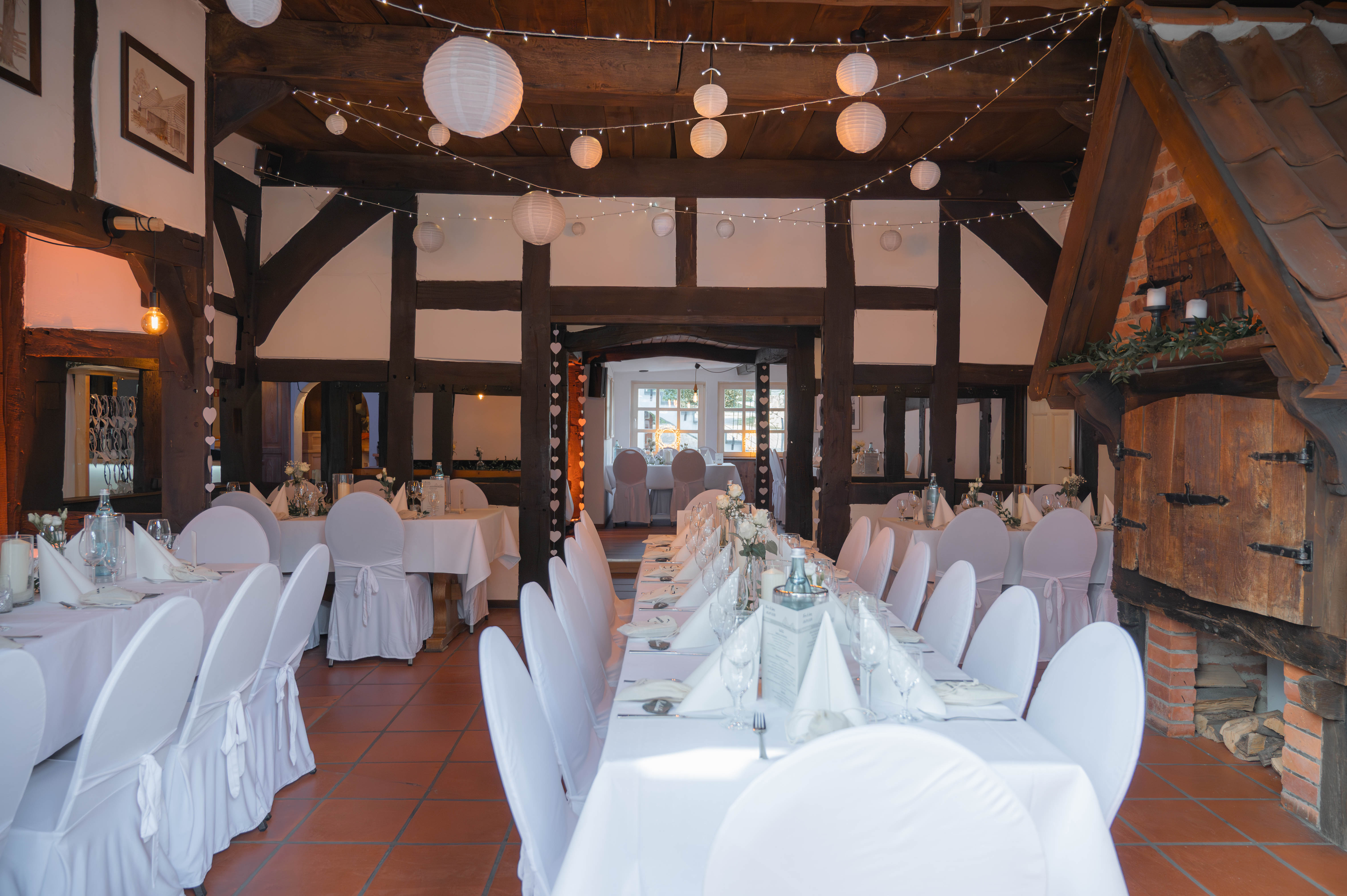 Hochzeitslocation: Niedermeiers - eingedeckt  - Niedermeier's Hof