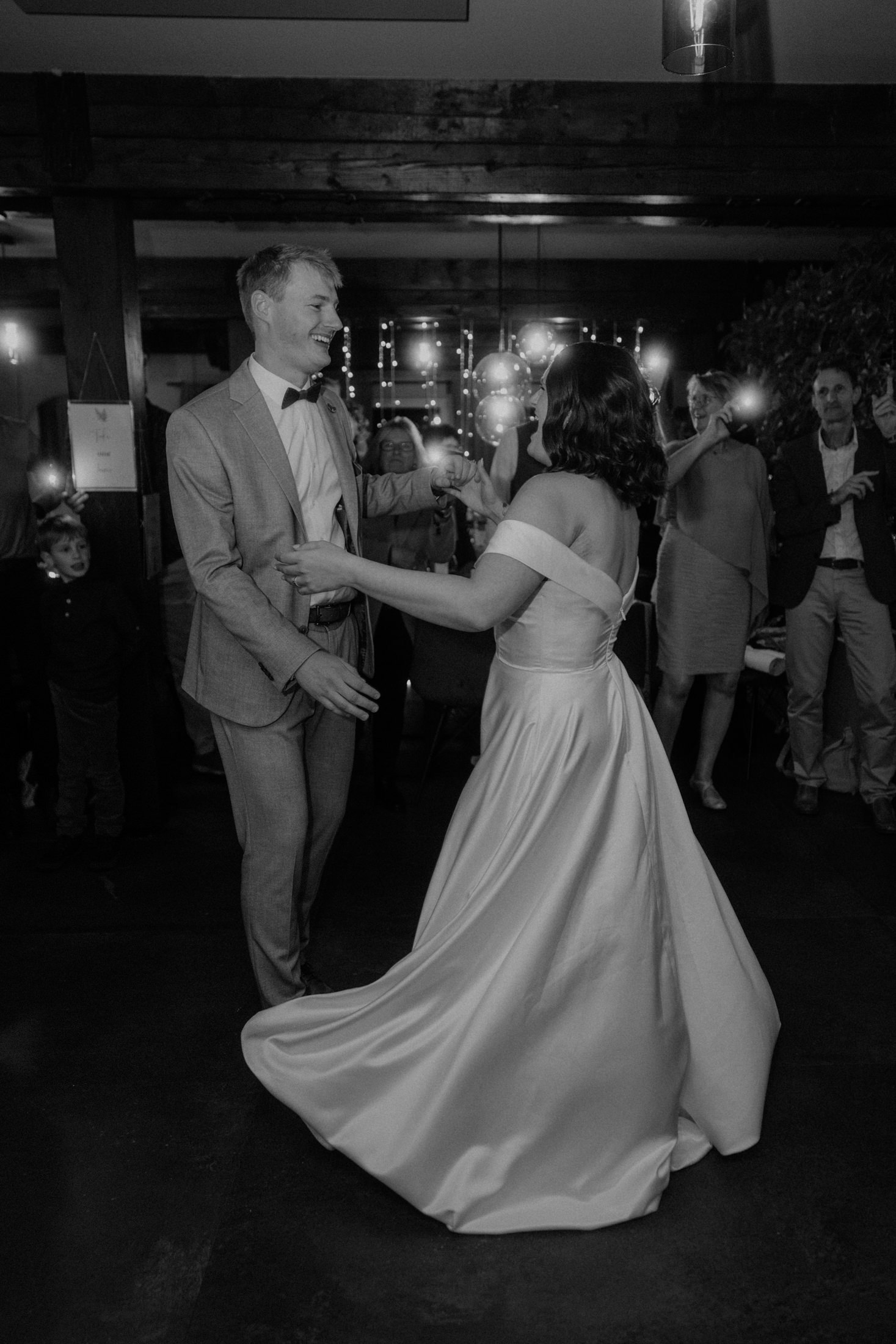 Hochzeit: Party auf der Tanzfläche - Edelfuchs-Lodge