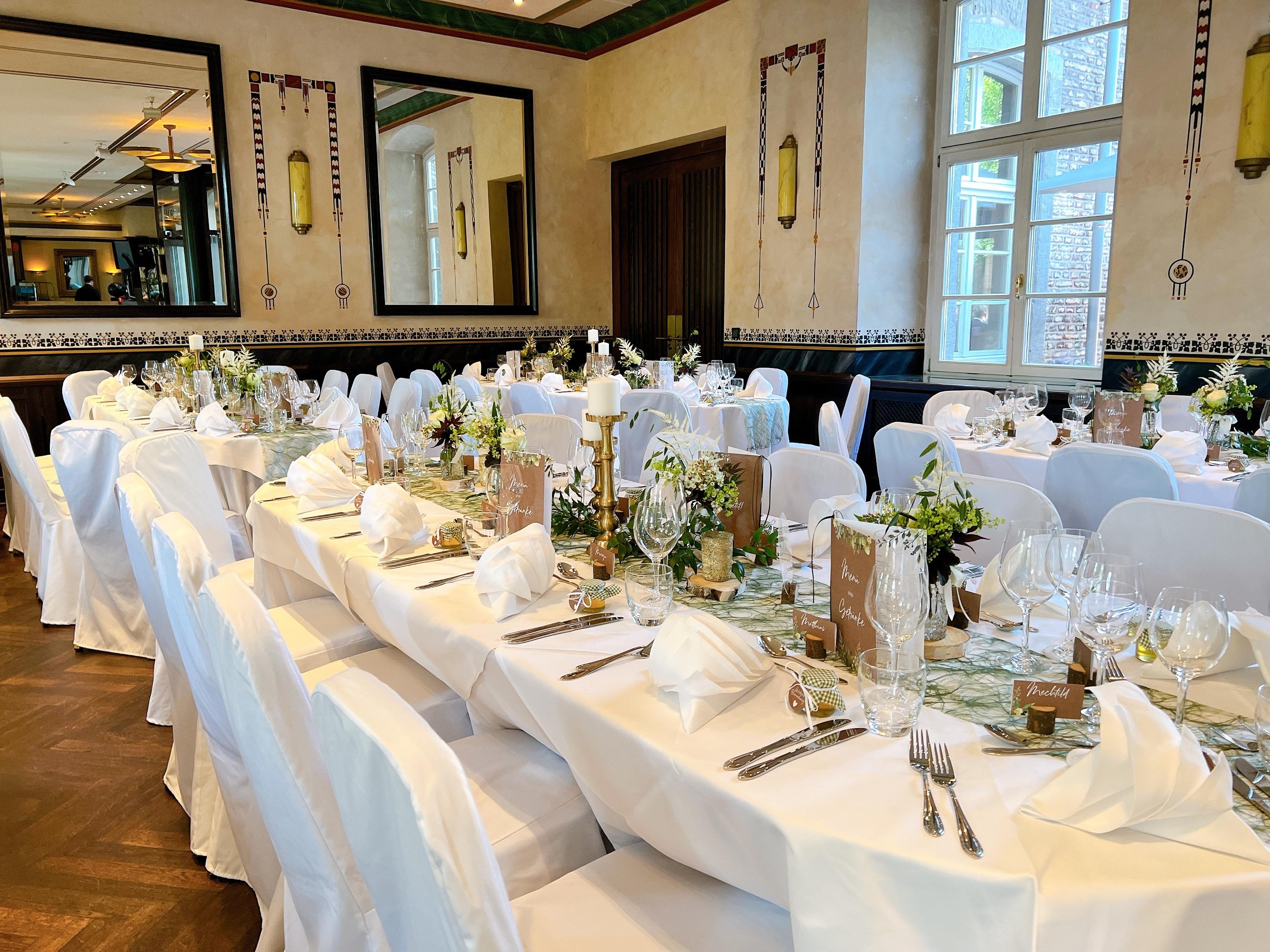 Hochzeit: Dinner Alexiana - Die Wolkenburg Köln 