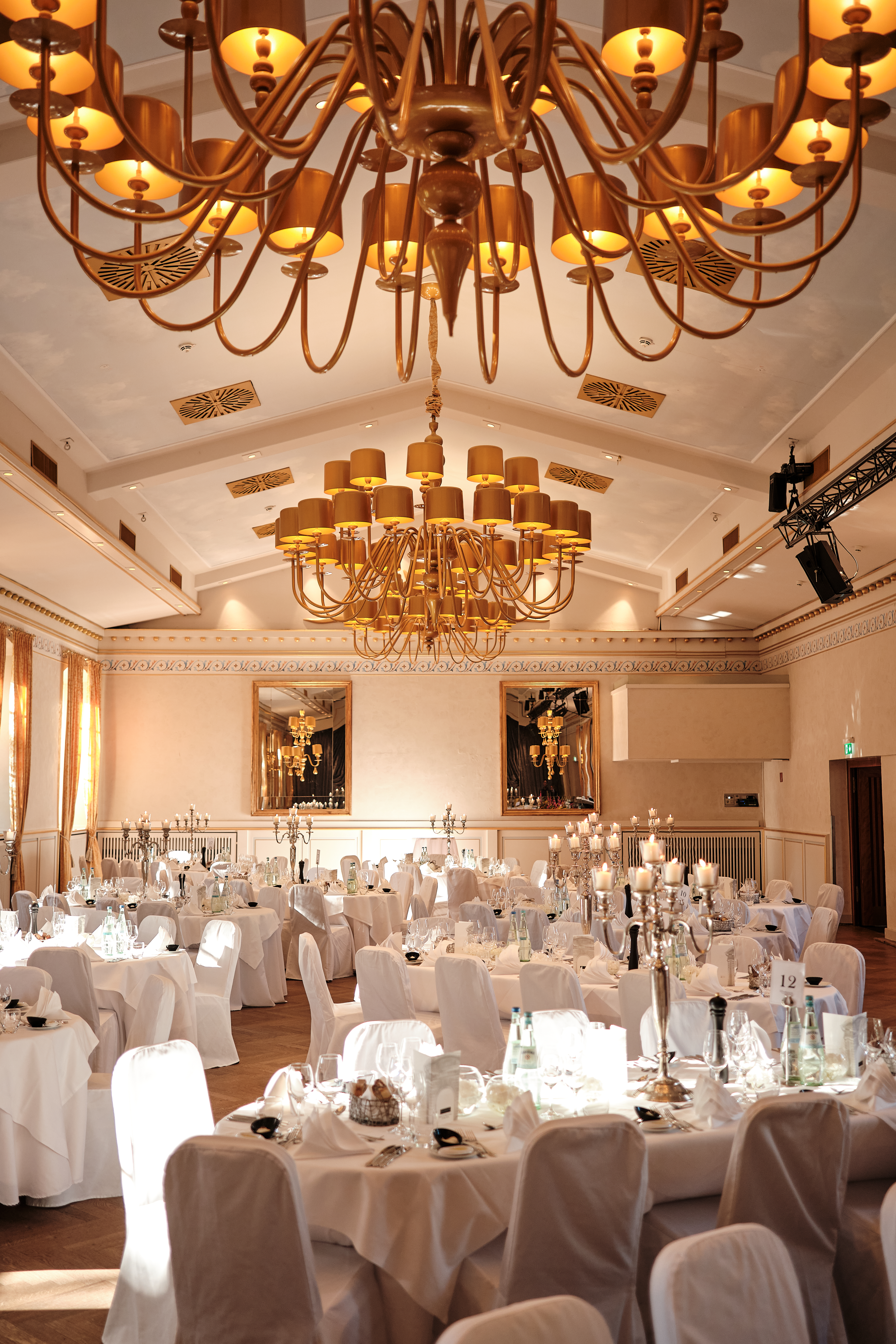 Hochzeit: Dinner Festsaal - Die Wolkenburg Köln 