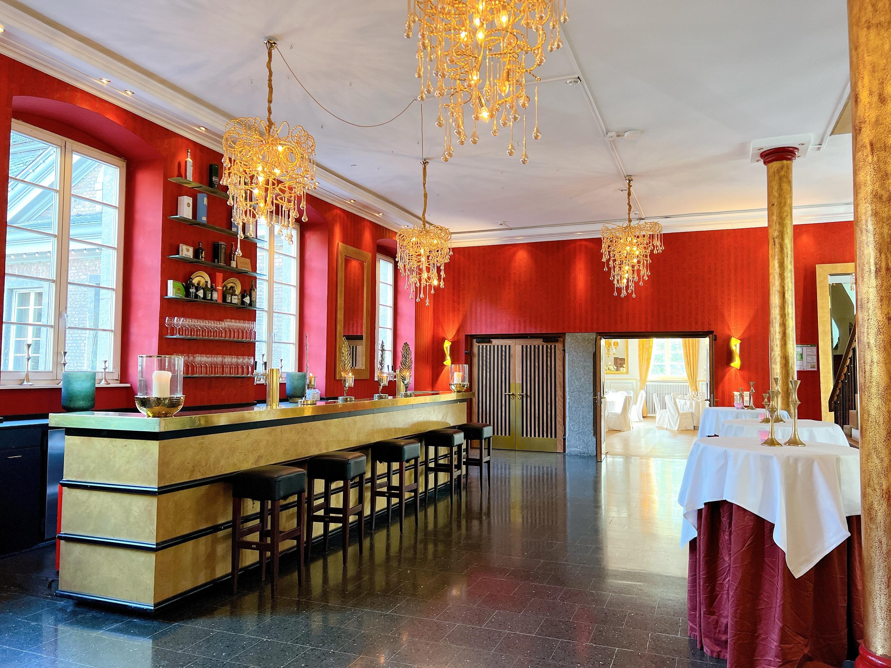 Hochzeit: Theke angrenzend Festsaal  - Die Wolkenburg Köln 