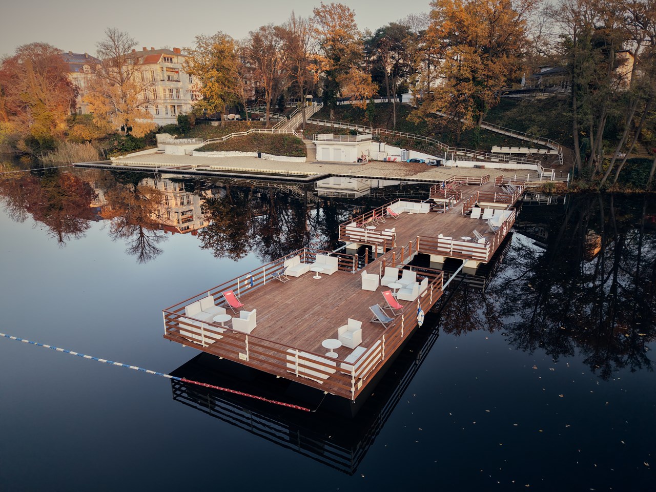 Das Halensee  Informazioni sulle sale da ballo Ponte / Pontone
