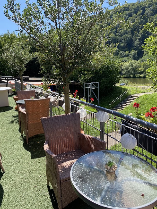 Veranda-Bar Eventagentur AG Angaben zu den Festsälen Terrasse offene