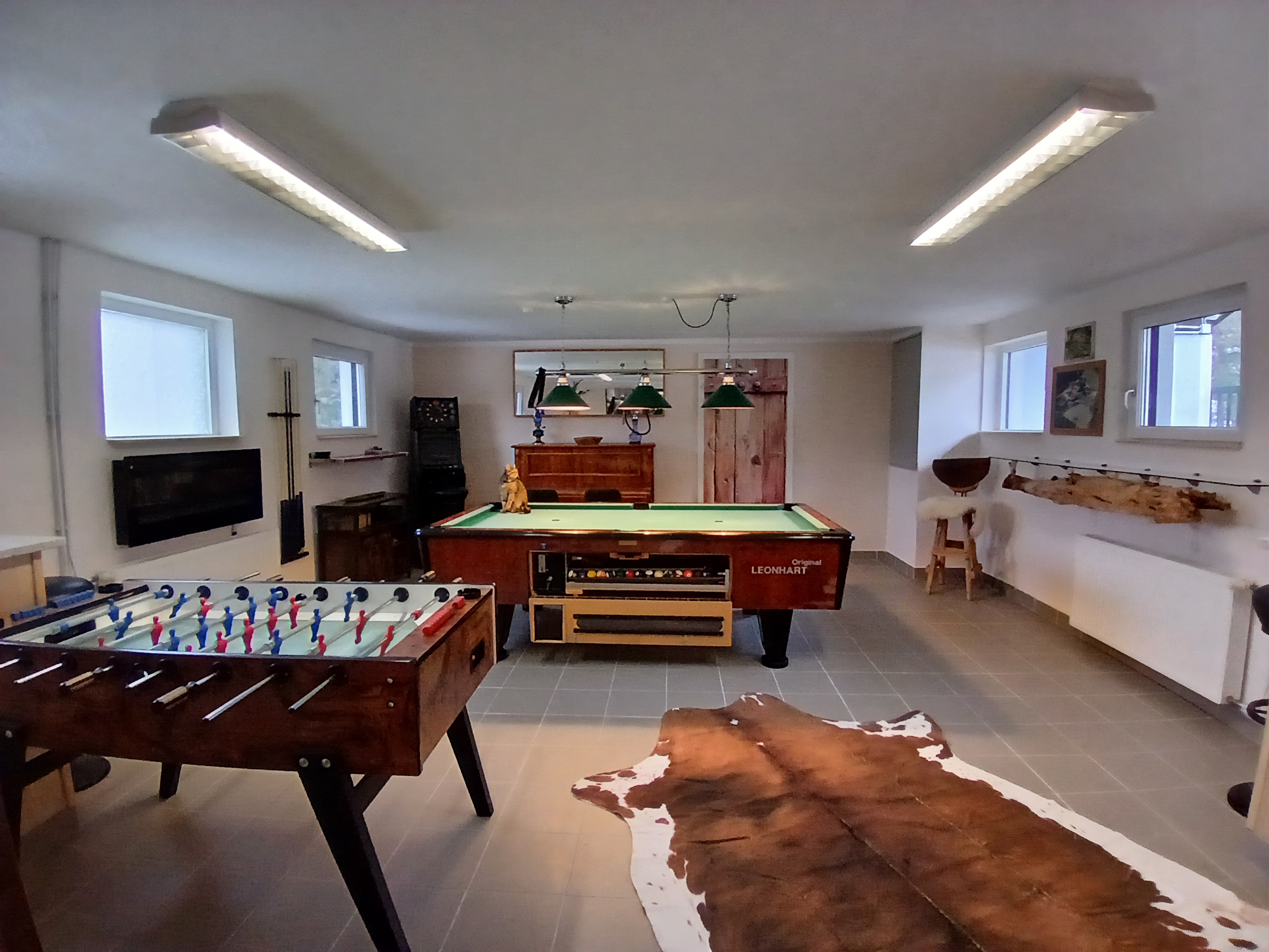 Mariage - Frühlingshochzeit - Unterlamm (Unterlamm) - Billiardraum und Drehfußball - Chloris Floristen Kunst