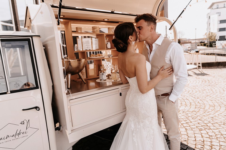 Bruiloft - Preisniveau: moderat - Neuss - Historische Empfangshalle Butzweilerhof Motorworld