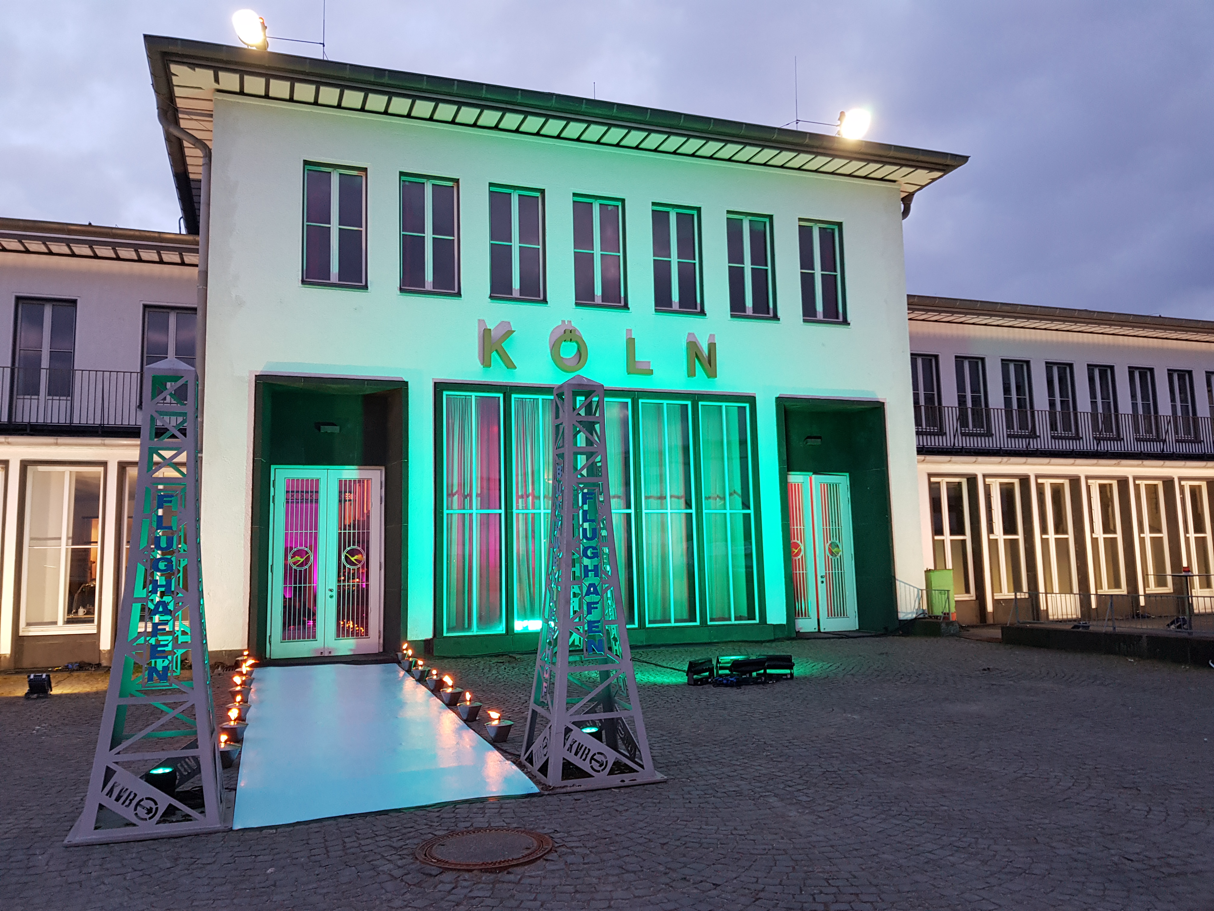 Hochzeitslocation: Historische Empfangshalle Butzweilerhof Motorworld