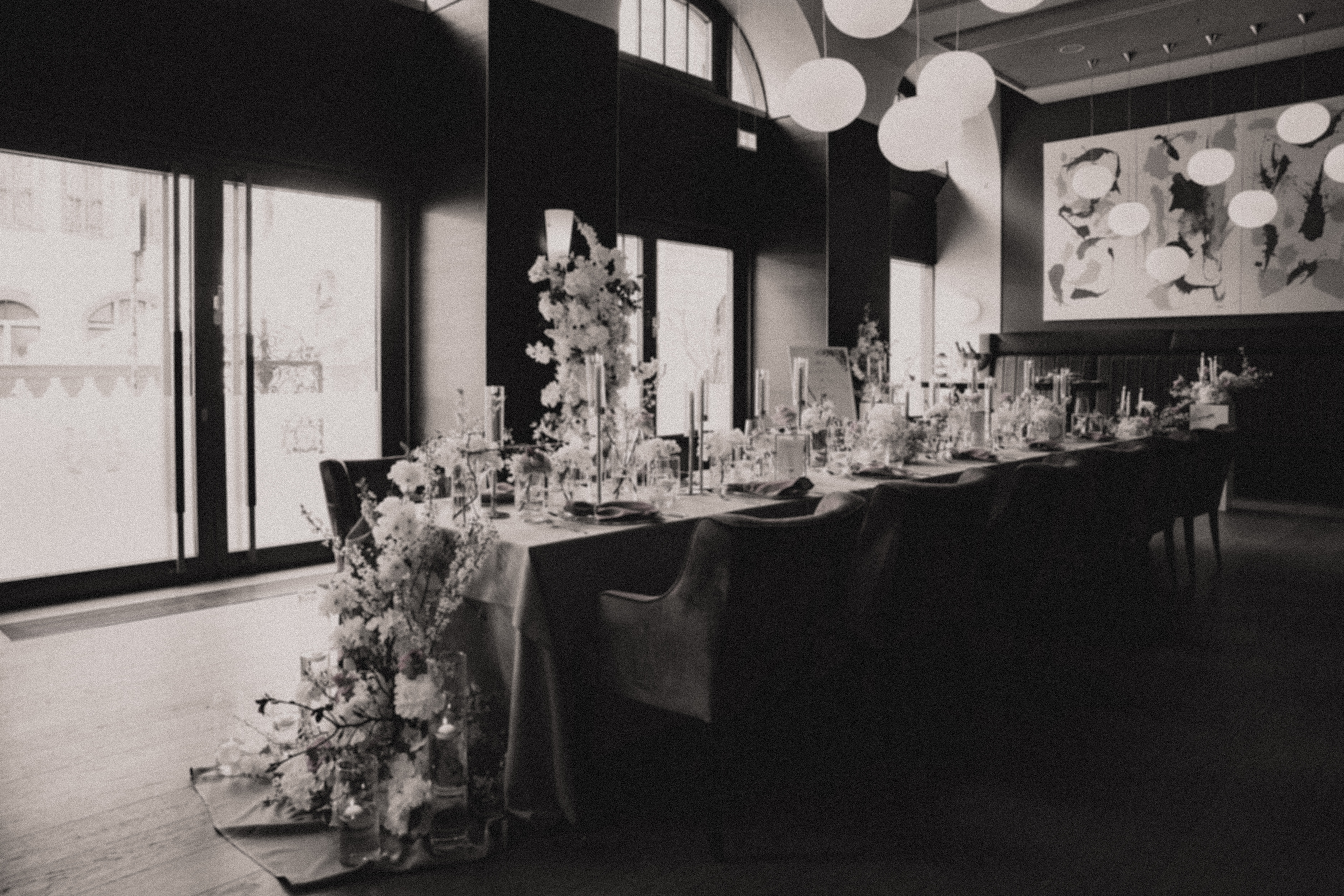 Hochzeit: Foto: Anita Victoria Weddings - https://anitavictoria.de/
Planung & Koordination: Sarah Schötter-Hoffmann - https://sarah-schoetter.de/
Deko: Kupsch Events - https://kupsch-design.de/ - Steigenberger Icon Grandhotel Leipzig Handelshof