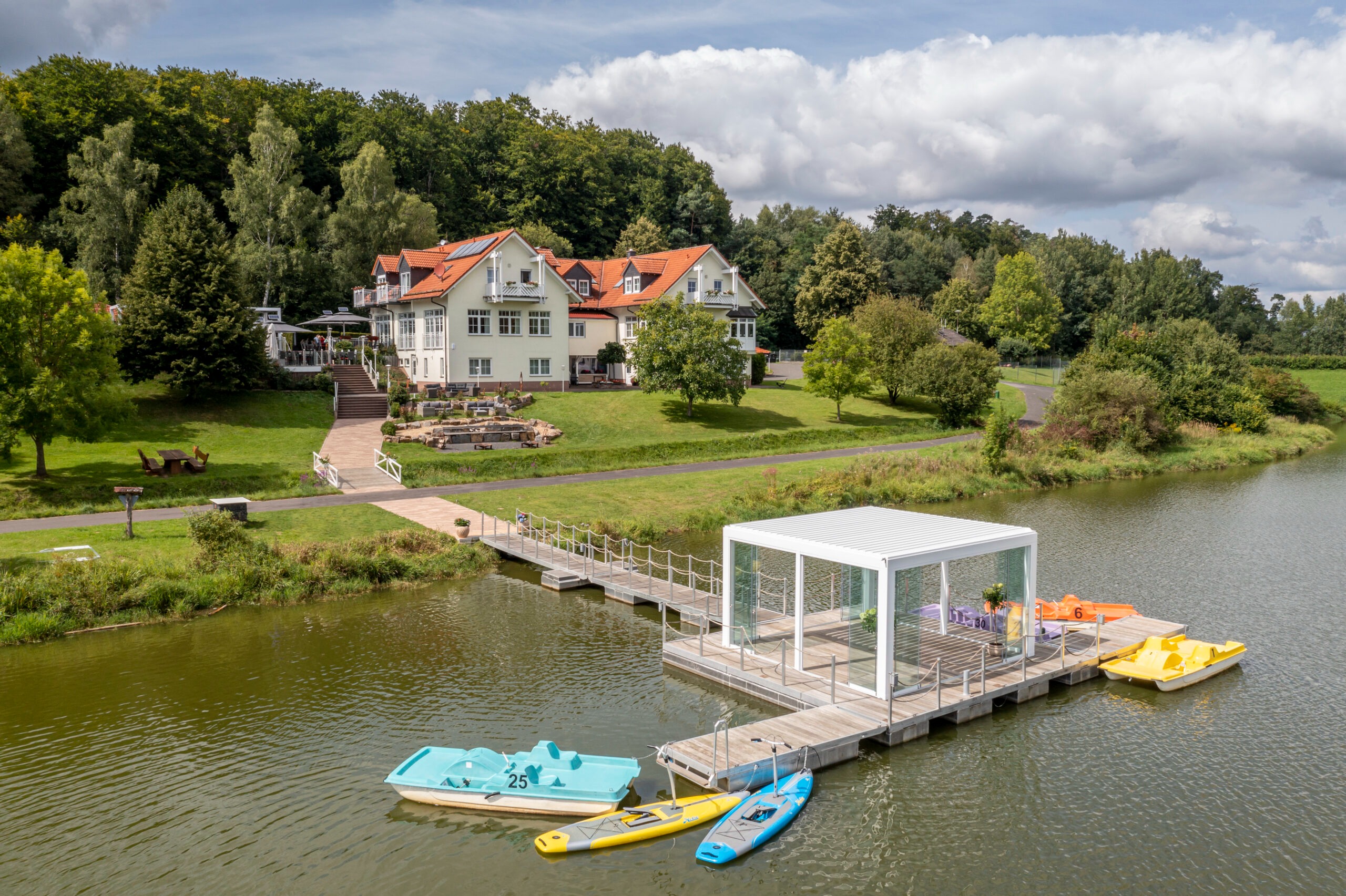 Mariage - Hesse - Romantischer Sektempfang direkt am Wasser.
 - Lakeside Resort Michaela GmbH & Co. KG