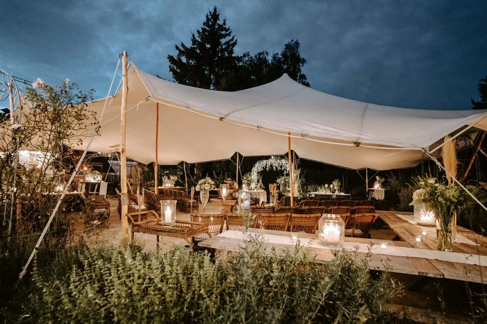 Mariage - Essingen (Ostalbkreis) -  Romantische Hochzeitslocation mit Scheune, Garten und Übernachtungsmöglichkeiten auf dem Hofgut.
 - Scheunenwirtin
