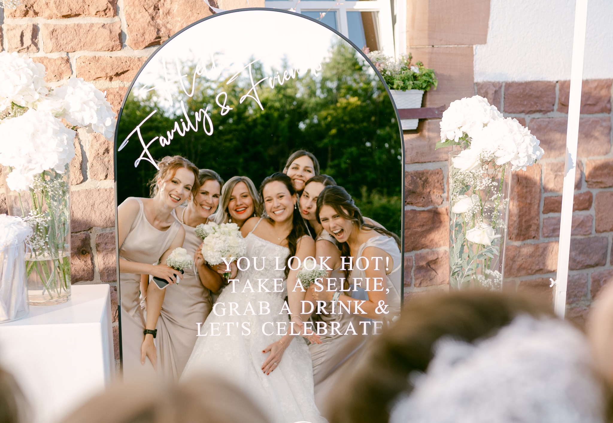 Hochzeit - Geeignet für: Seminare und Meetings - Interaktiver Selfie-Spiegel am Hohen Darsberg sorgt für unvergessliche Erinnerungen und beste Unterhaltung. Die exklusive Hochzeitslocation im Odenwald bietet kreative Highlights, stilvolle Dekoration und besondere Erlebnisse, die jede Hochzeitsfeier einzigartig machen. - Hoher Darsberg