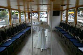 Hochzeit: Innenraum Fahrgastschiff "St. Nikolaus" - Schifffahrt Loidl