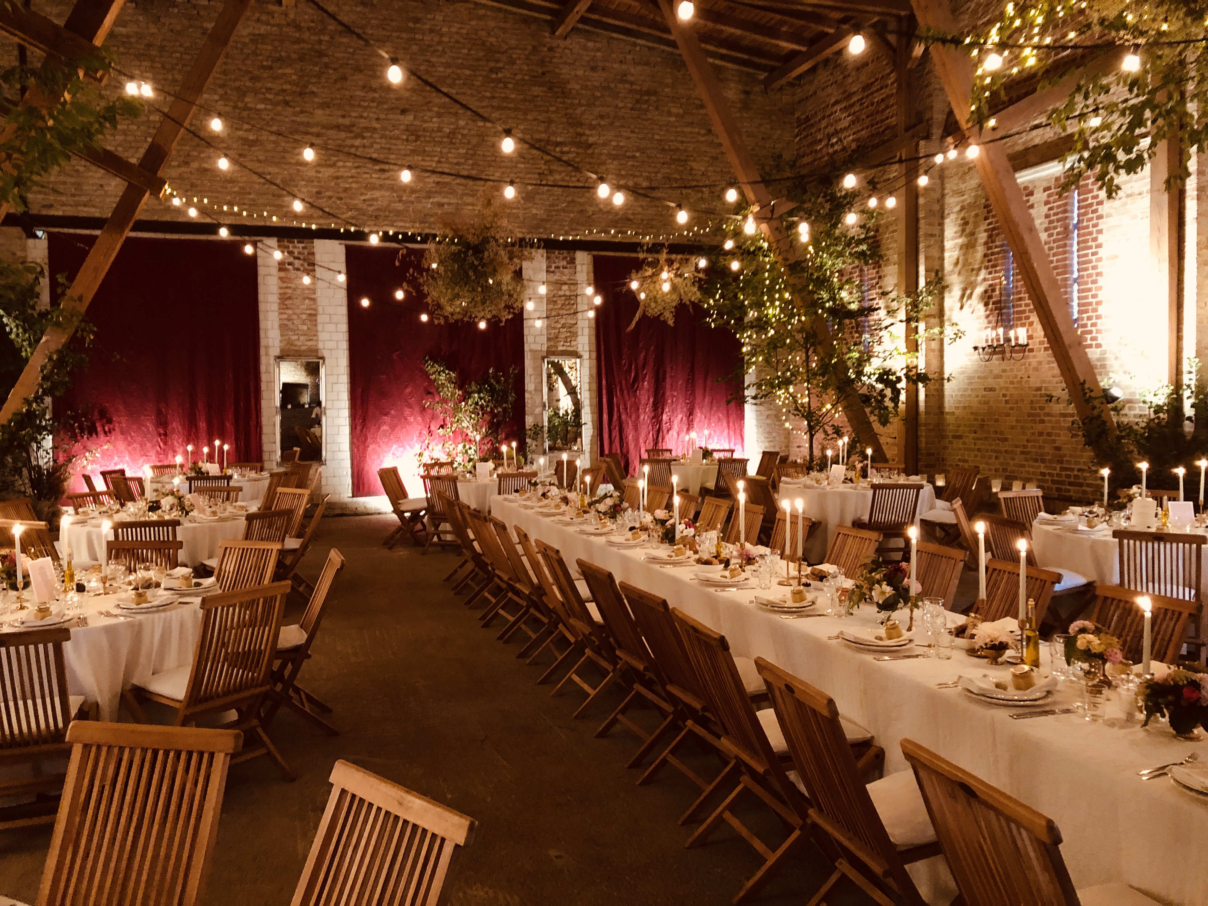 Hochzeitslocation: Dinner in der Backsteinscheune - Gut Wendgräben