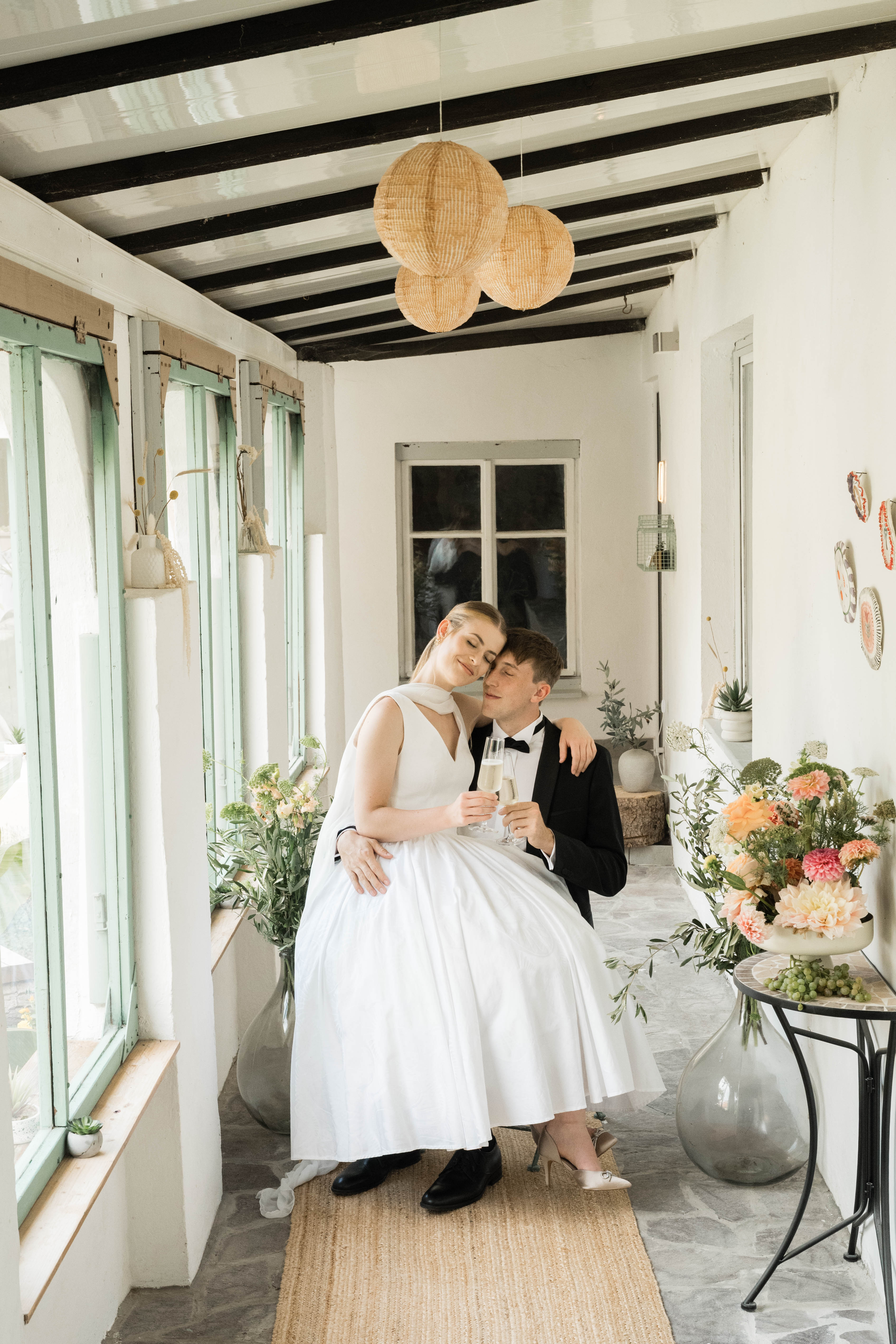 Mariage - Hochzeits-Stil: Rustic - Brautpaarshooting im Arkadengang - Titan tiny's Wedding Location