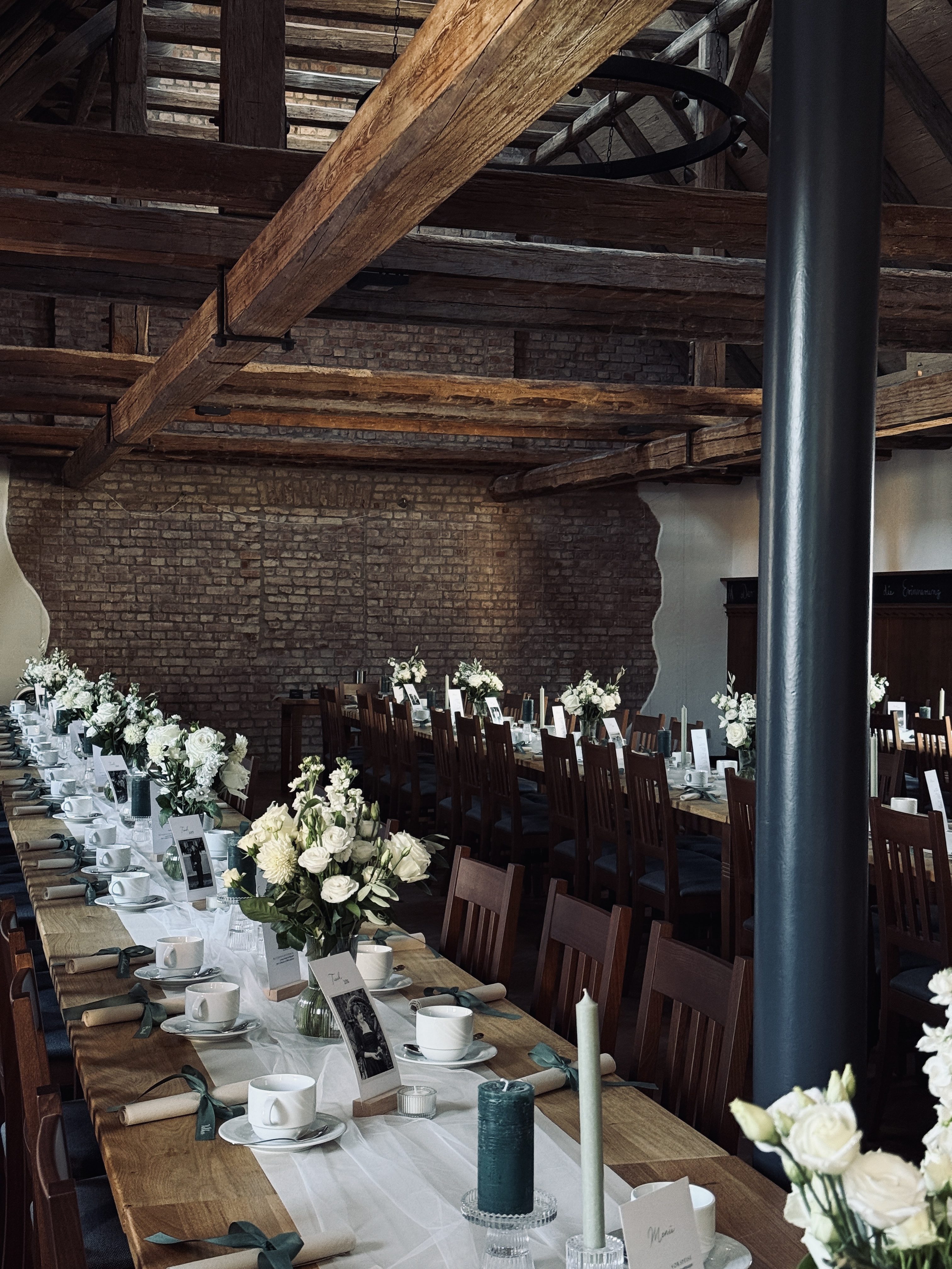 Mariage - Geeignet für: Seminare und Meetings - Unser großer Festsaal gedeckt für 120 Personen. - Brauereigasthof Krone