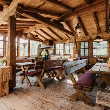 Hochzeit:  Stilvoll feiern im Gut Berg – eure Hochzeitslocation im Salzburger Land mit einzigartigem Alpenblick.
 - Gut Berg Naturhotel & Stadl