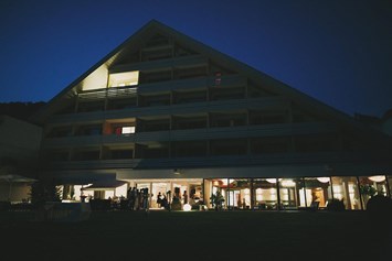 Hochzeit: Die Krainerhütte bei Nacht.
Foto © thomassteibl.com - Seminar- und Eventhotel Krainerhütte