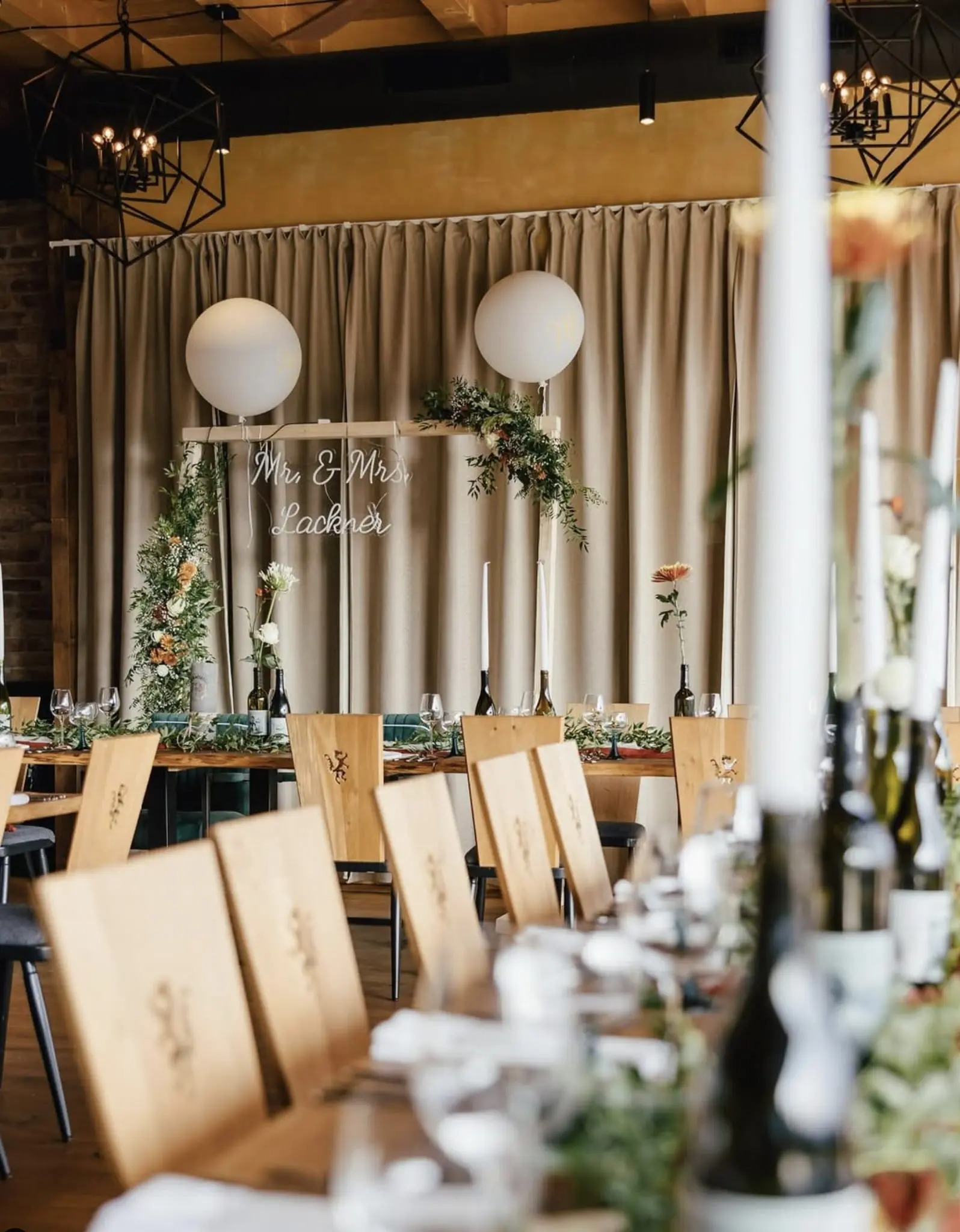 Hochzeit: Authentisch heiraten in der Steiermark – regionale Küche, Bio-Weine und eine einzigartige Atmosphäre für euren großen Tag.  
 - HerrgottHÖ Winzerrestaurant & Bar