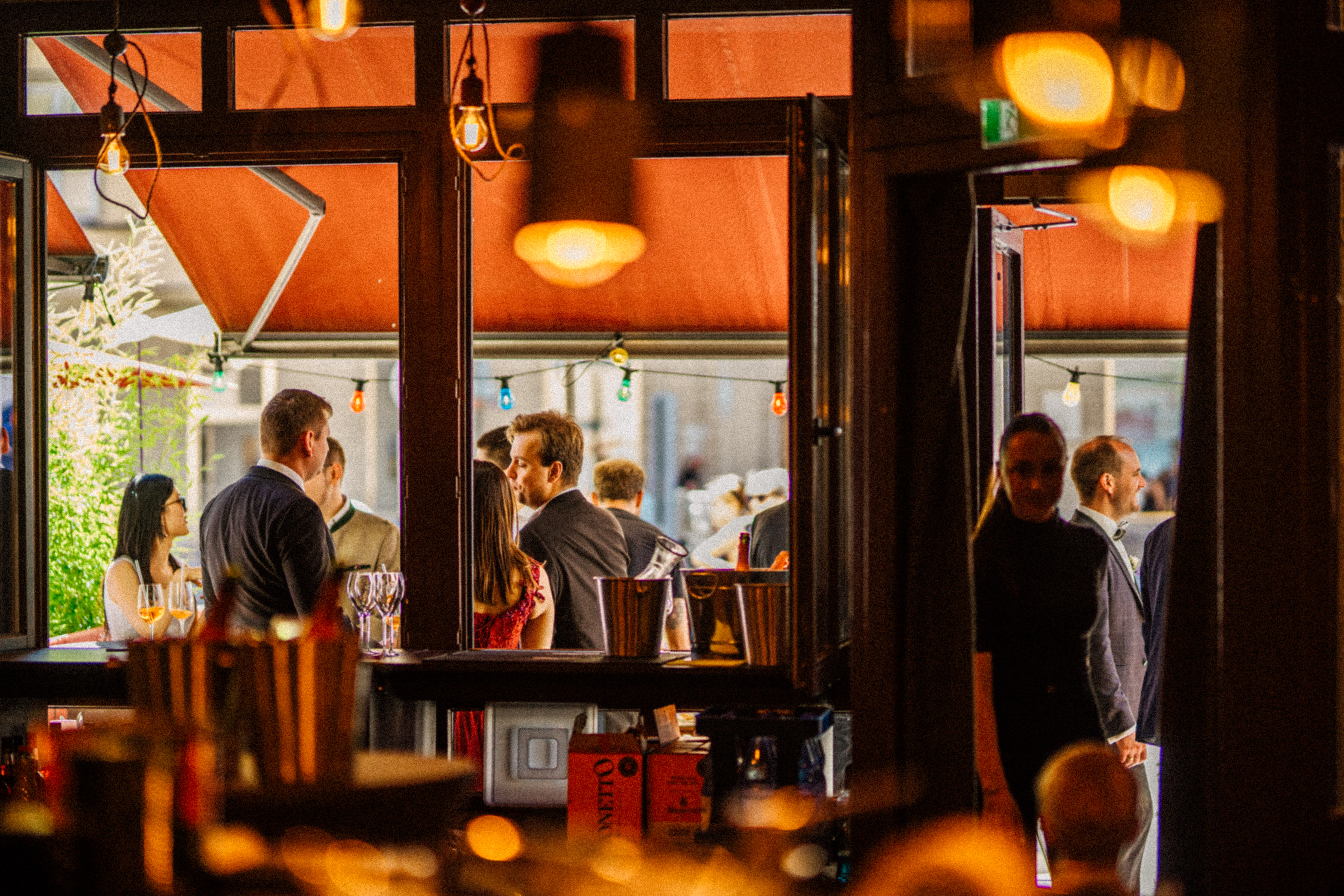 Hochzeit:     Hochzeitsfeier im Studio Napoli in Augsburg – italienisches Ambiente und neapolitanische Pizza
2. Hochzeitslocation in Augsburg: Hochzeit feiern mit Pizza, Aperitivo und italienischem Flair
3. Nach dem Standesamt in Augsburg gemeinsam im Studio Napoli Hochzeit feiern
4. Italienische Hochzeitsfeier in Augsburg mit neapolitanischer Pizza und Aperitivo
5. Hochzeit in Augsburg: Gemeinsam feiern und frisch gebackene Pizza aus dem 485°-Steinofen genießen
6. Hochzeitslocation Studio Napoli Augsburg – stilvoll feiern mit italienischem Ambiente
7. Hochzeit nach dem Standesamt: Italienisch feiern im Studio Napoli mitten in Augsburg
8. Unvergessliche Hochzeitsfeier in Augsburg mit Pizza Napoletana und italienischem Aperitivo
9. Italienische Hochzeitslocation in Augsburg für kleine und besondere Hochzeitsfeiern
10. Hochzeit feiern in Augsburg – Studio Napoli bietet Pizza, Aperitivo und echtes Napoli-Feeling
11. Hochzeitsgesellschaft im Studio Napoli Augsburg – gemeinsam genießen und italienisch feiern
12. Besondere Hochzeitsfeier in Augsburg mit neapolitanischer Pizza und mediterranem Flair - Studio Napoli