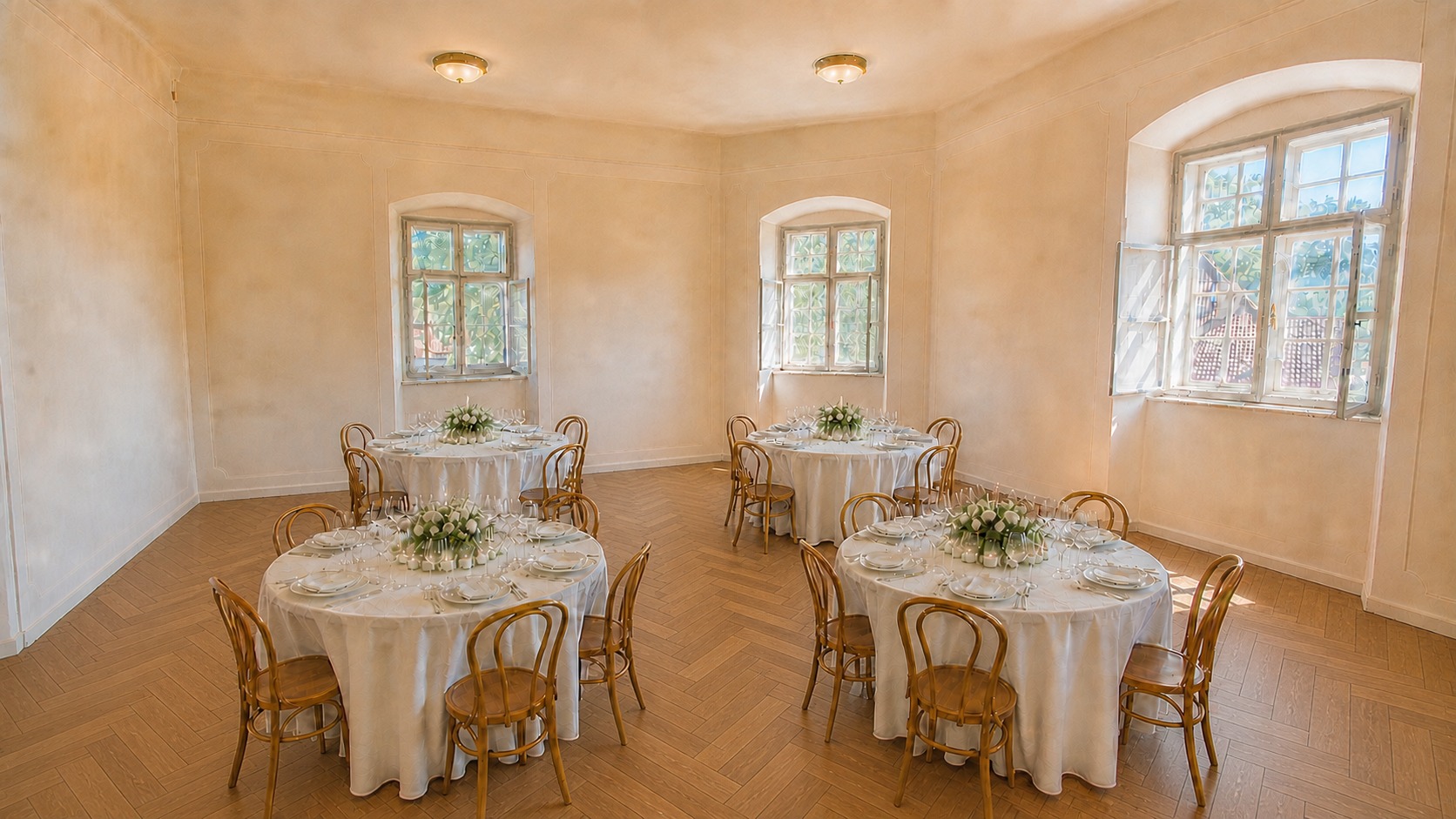 Der Pfarrhof Angaben zu den Festsälen Burgmann-Zimmer