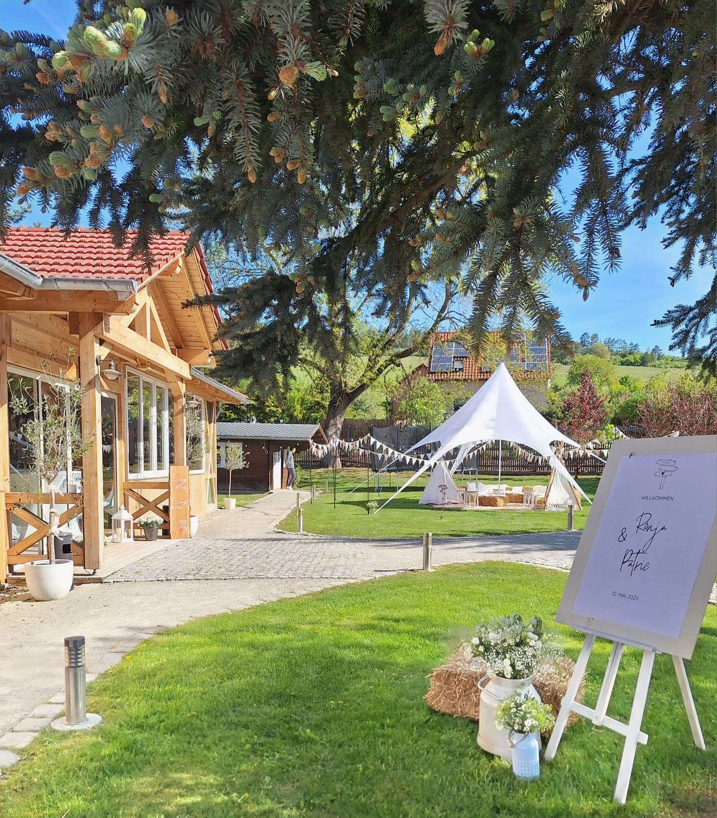 Hochzeit: Außenansicht, Garten - Landkulturhof Glücksbringer
