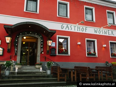 Hochzeit: Haupteingang Gasthof Wösner. - Gasthof Wösner