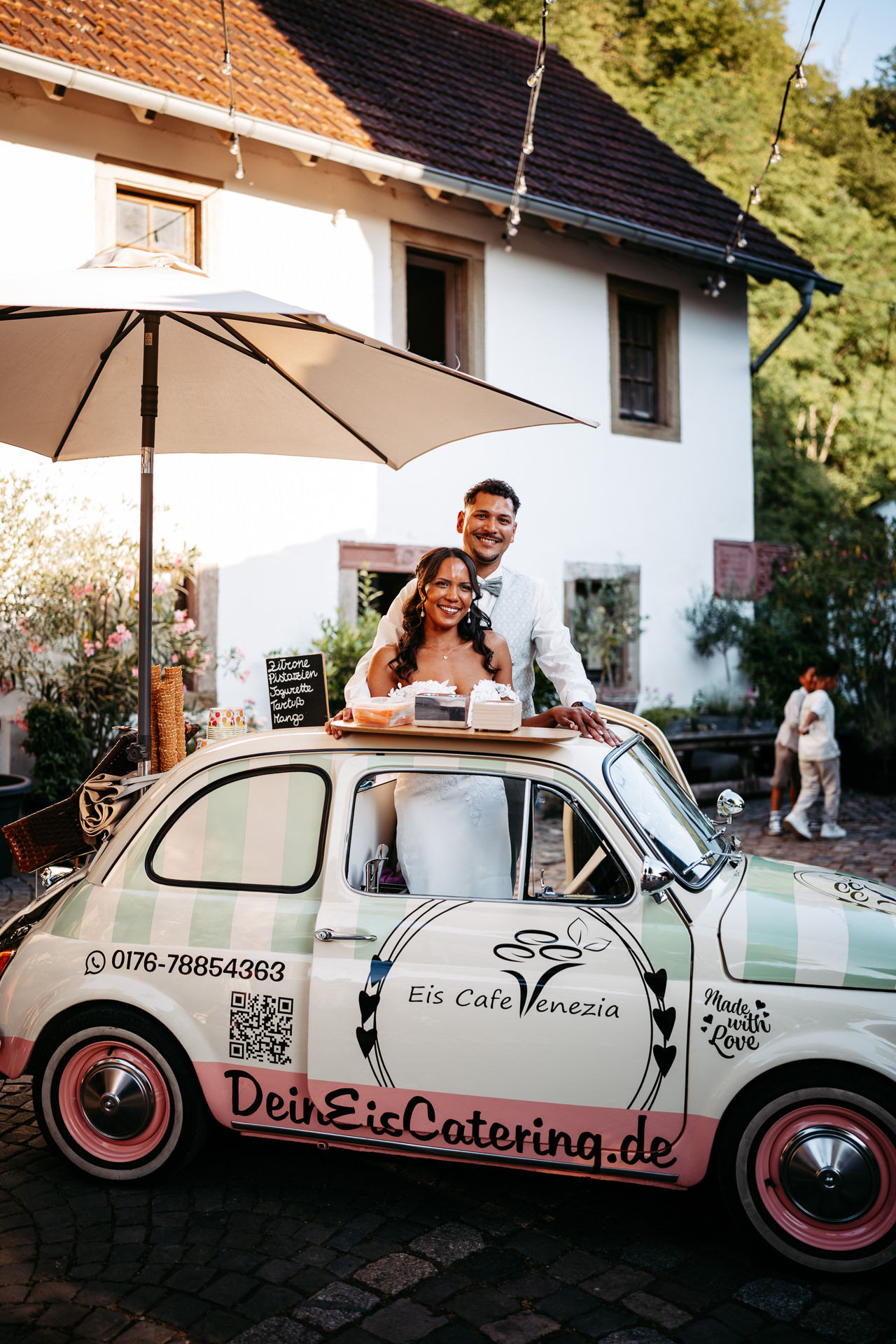 Hochzeit: Eiswagen: Mühlenhof Imsweiler Mühle - Imsweiler Mühle