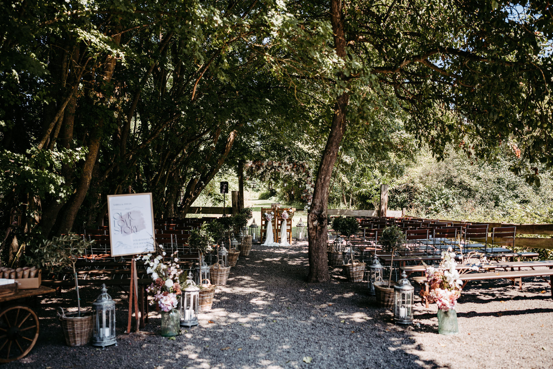 Matrimonio - Dannenfels - Komplett dekorierter Trauplatz am Bach inklusive echten Olivenbäumen, Laternen und Seidenblumen - Imsweiler Mühle
