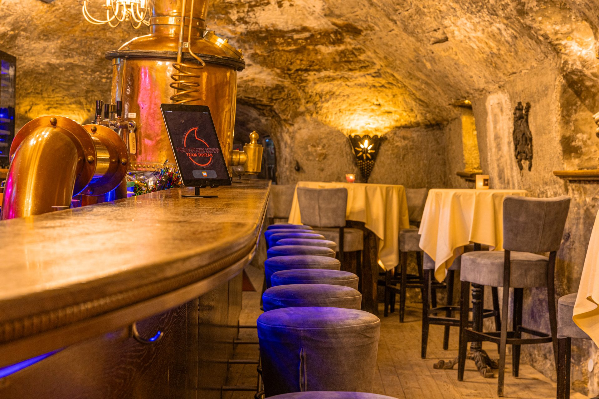 Hochzeit: Bar – Blick von der Theke in den Gastraum. - Felsenkeller Pfullendorf
