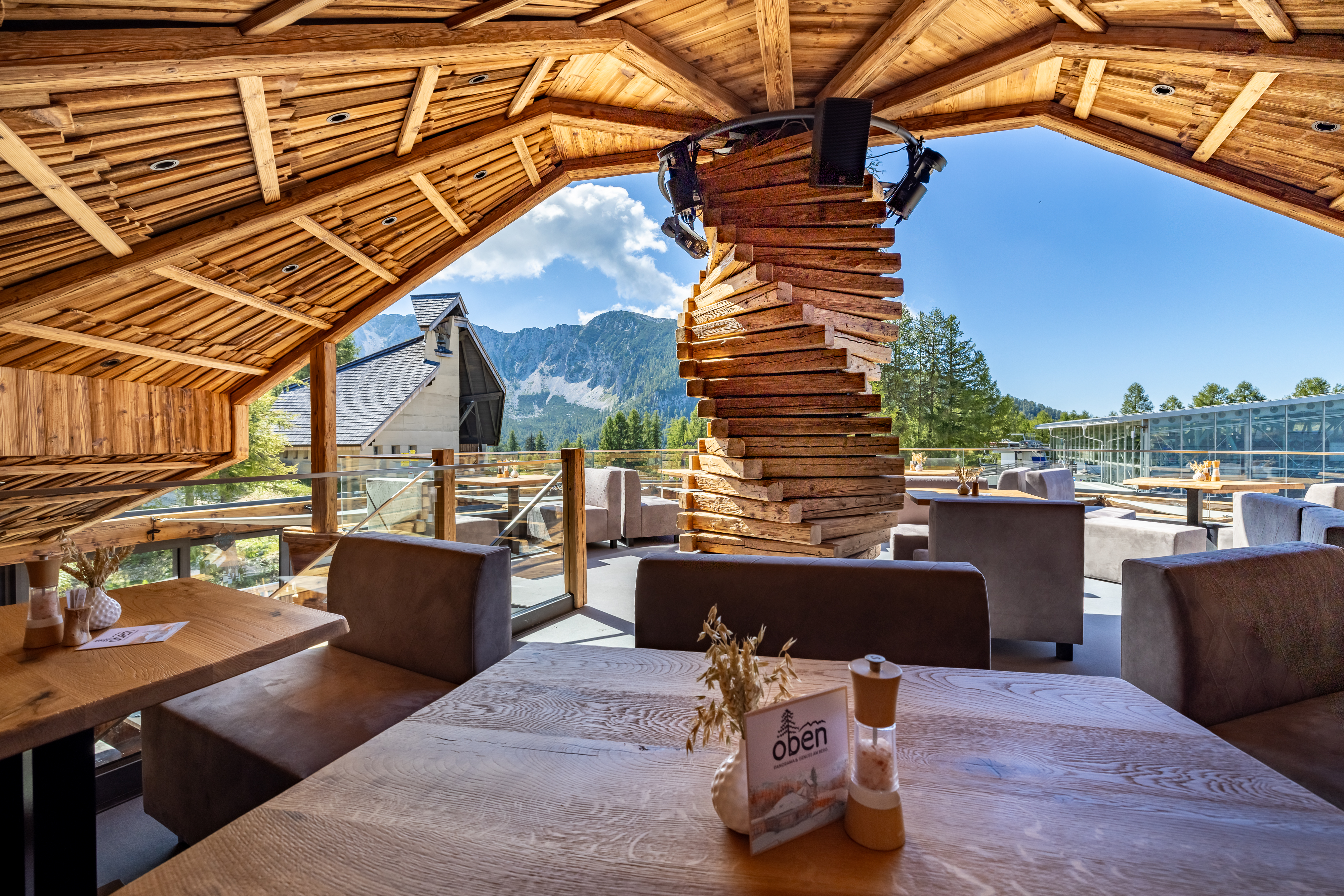 Panoramarestaurant Oben Informatie over de balzalen Karlounge