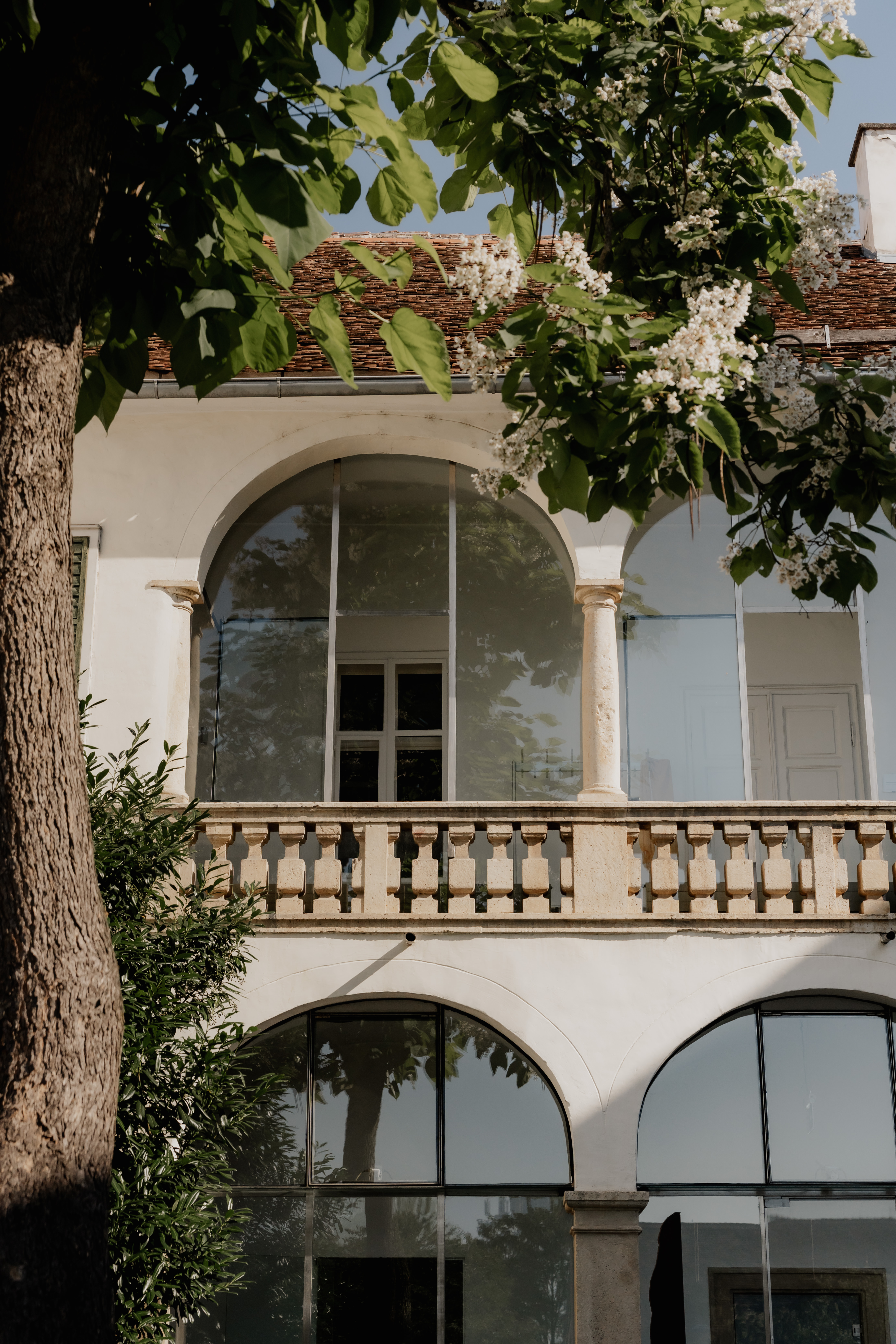 Wedding - Styria -   Die historische Architektur schafft eine stilvolle Kulisse für Erinnerungen an euren schönsten Tag im Schloss Hartberg. - Schloss Hartberg - Weddings by Mikeli