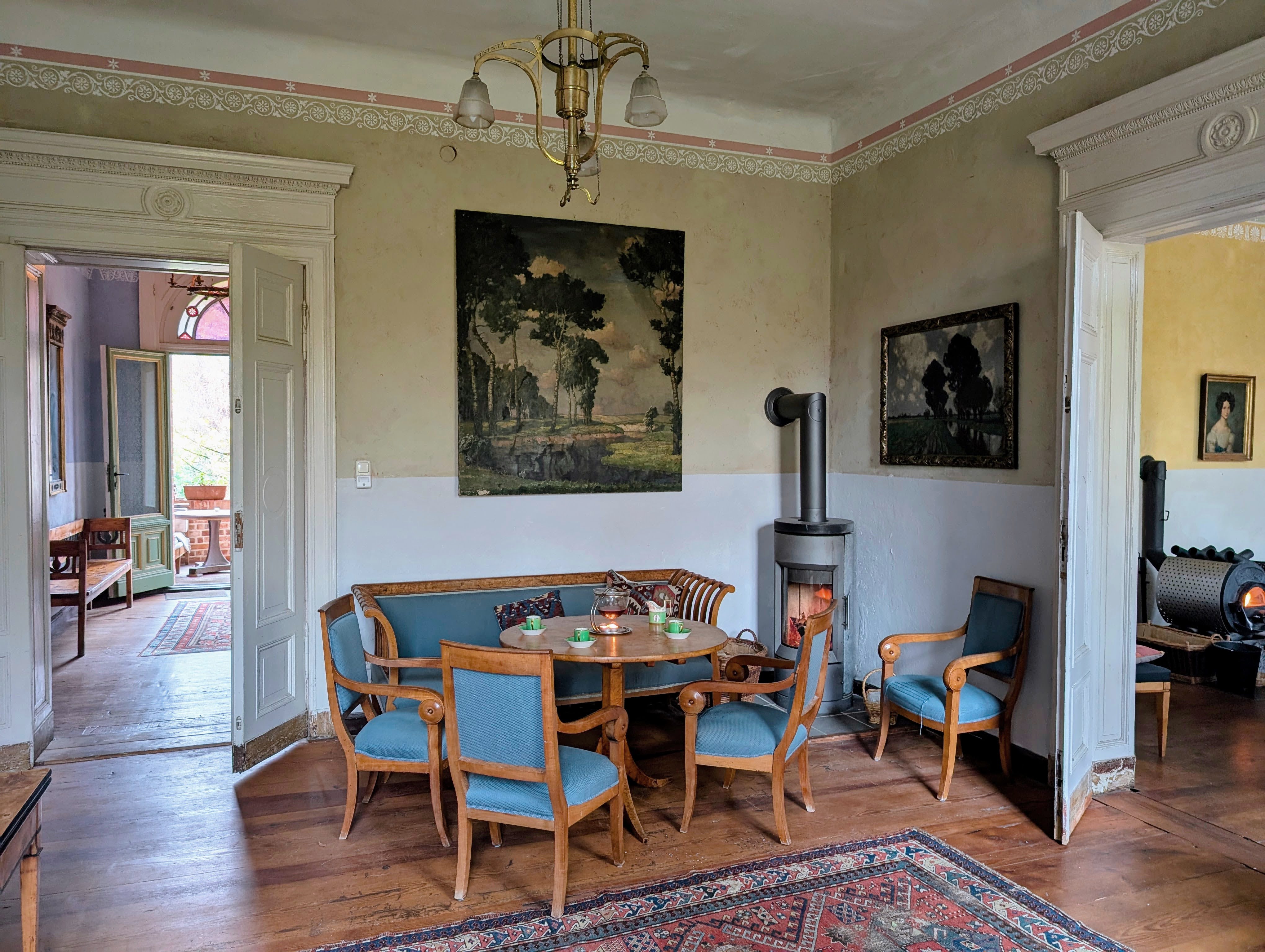Hochzeit: Grüner Salon der Belle Etage. Alle drei Räume haben einen Kamin. - projektraum-drahnsdorf.de