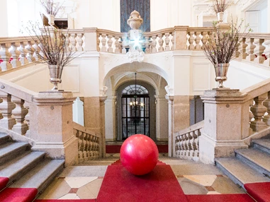 Hochzeitslocation: Die Feststiege im Palais Schönborn-Batthyány in Wien. - Palais Schönborn-Batthyány