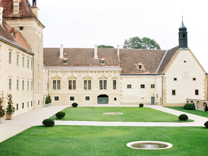 Wedding - Pottenbrunn - Feiern Sie Ihre Hochzeit auf Schloss Walpersdorf.
Foto © melanienedelko.com - Schloss Walpersdorf